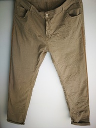 Pantalone in cotone con catenina 